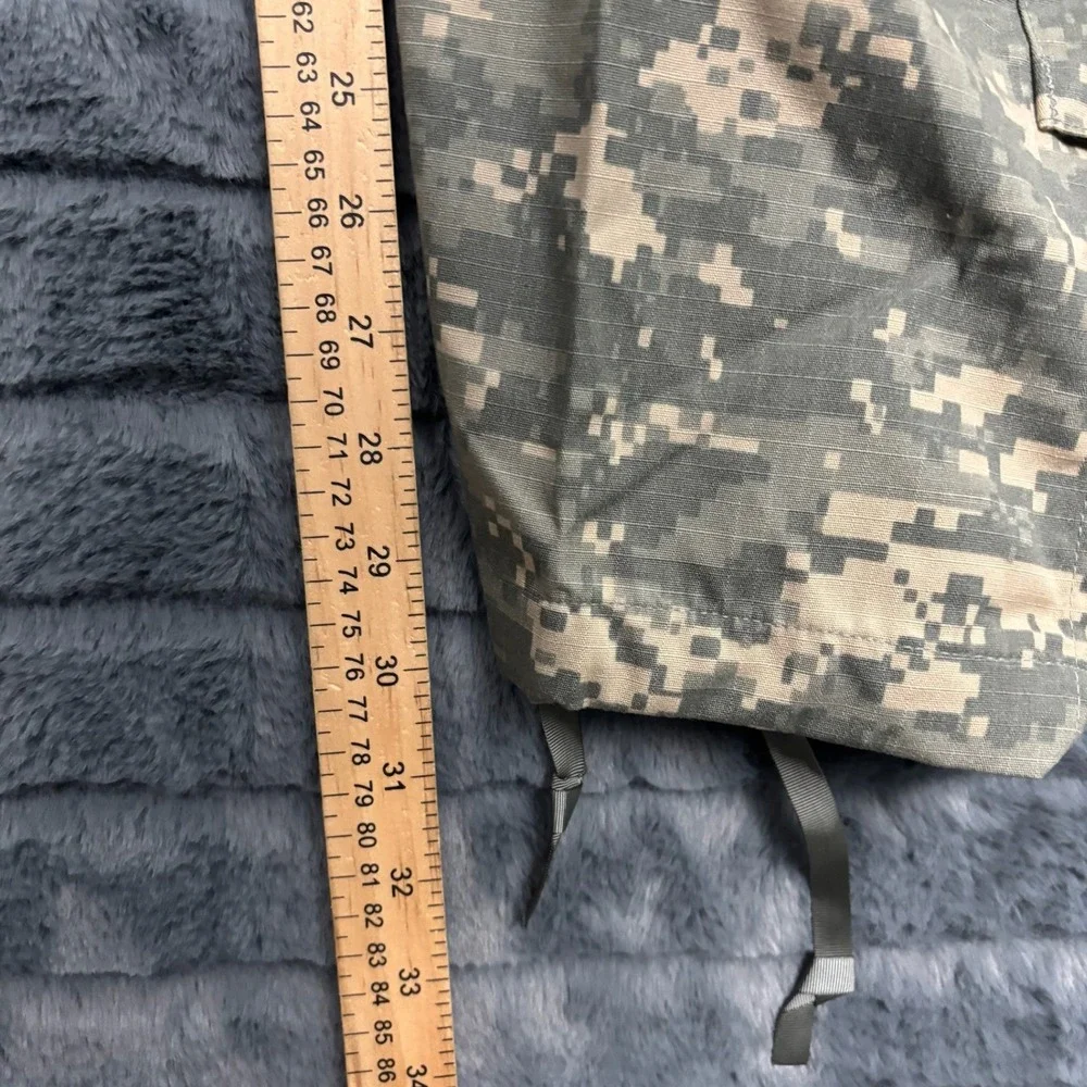 Propper International ACU Army Combat Uniform Digital Camo Cargo Pants Med Short